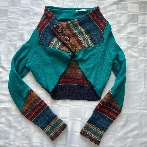 Precocious Bohemian Reworked Cropped Long Sleeve Sweater - Picture 10 of 10